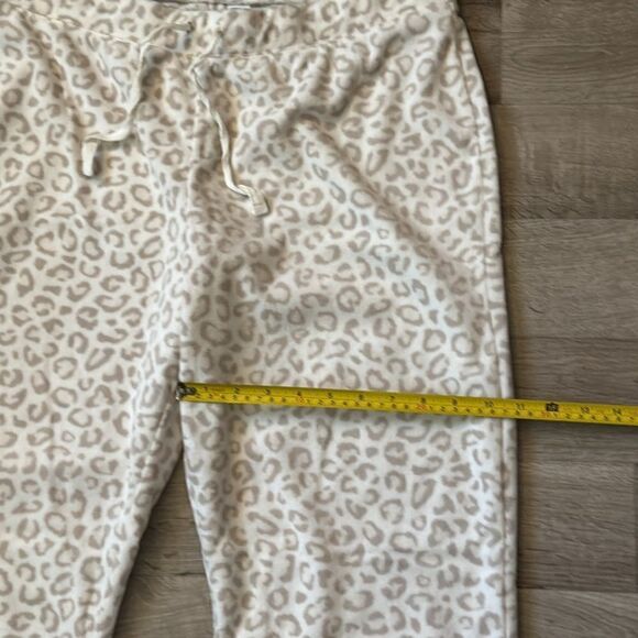 Old Navy Fun Cheetah Soft Pants. Size Large. Draw string waist. - Picture 6 of 6
